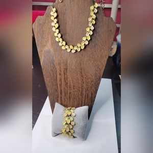 Star vintage 6.5" bracelet and 13"-17" necklace yellow orange thermoset goldtone